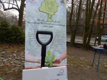 Uroczyste otwarcie obchodów 100lecia Województwa Łódzkiego - 100 drzew dla 100 szkół, archiwum ZPKWŁ 